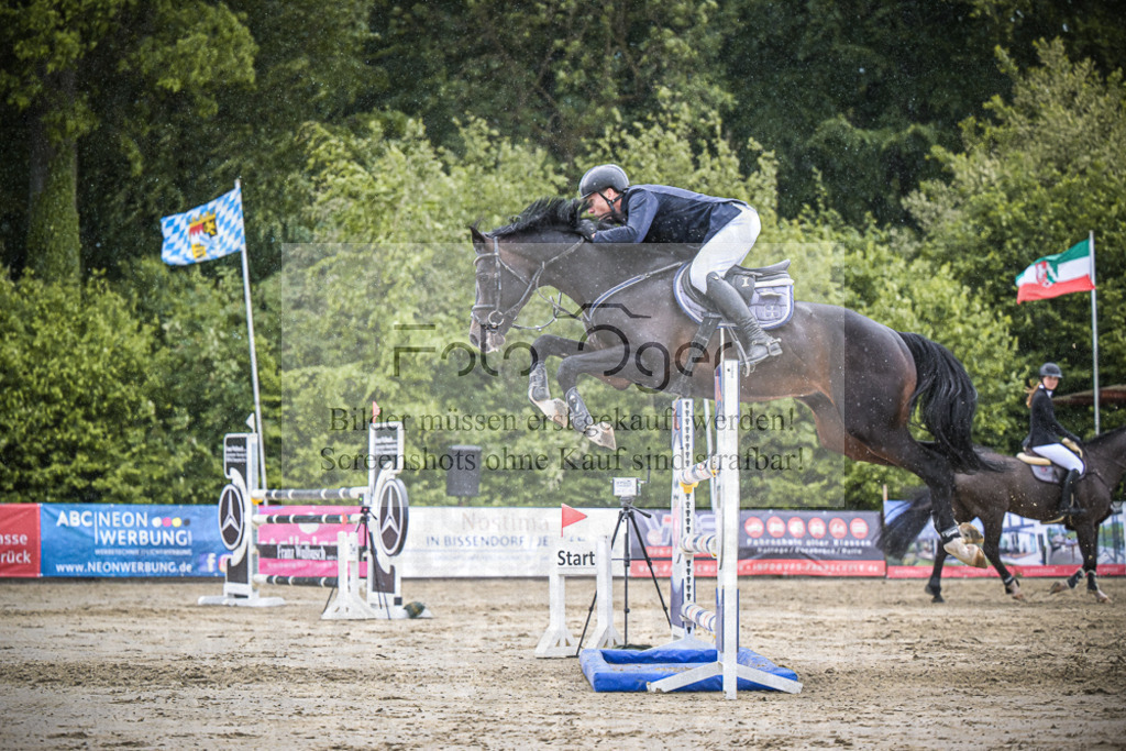DOS_6456 | Entdecke hochwertige Reitturnierfotos von Foto Oger. Professionell, emotional und authentisch – jetzt Lieblingsmomente im Shop bestellen.Deutschlandweite Turnierfotografie. - Realisiert mit Pictrs.com