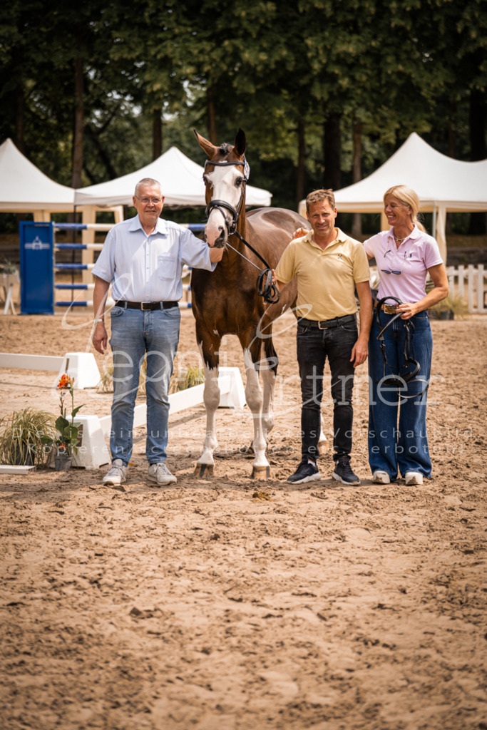 3.Fr00199 | Leoni Ertmer Photography - Realisiert mit Pictrs.com