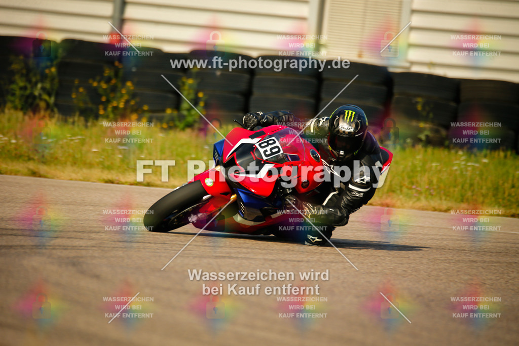 _MOT5428 | Hier findet Ihr Bilder von Touristenfahrten auf der Nürburgring Nordschleife oder von anderen Veranstaltungen die ich besucht habe. Viel Spass beim Durch Schauen 