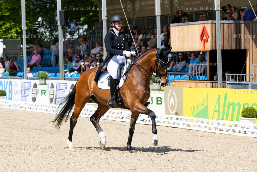 TH_568-NICOLAYSEN Cara (GER)_ Sun of my heart_17972 | Deutsches Spring- und Dressur-Derby 2024 am 10.05.24 in Hamburg, 568NICOLAYSEN Cara (GER), Sun of my heart