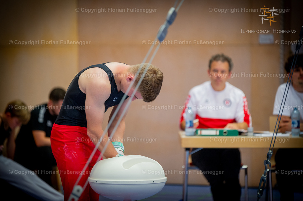 Promo-16 | "Fussifoto.com – Ihr Ansprechpartner für hochwertige Fotografie! Entdecken Sie kreative Bilder und professionelle Dienstleistungen. Kontaktieren Sie uns für Ihre Projekte!"