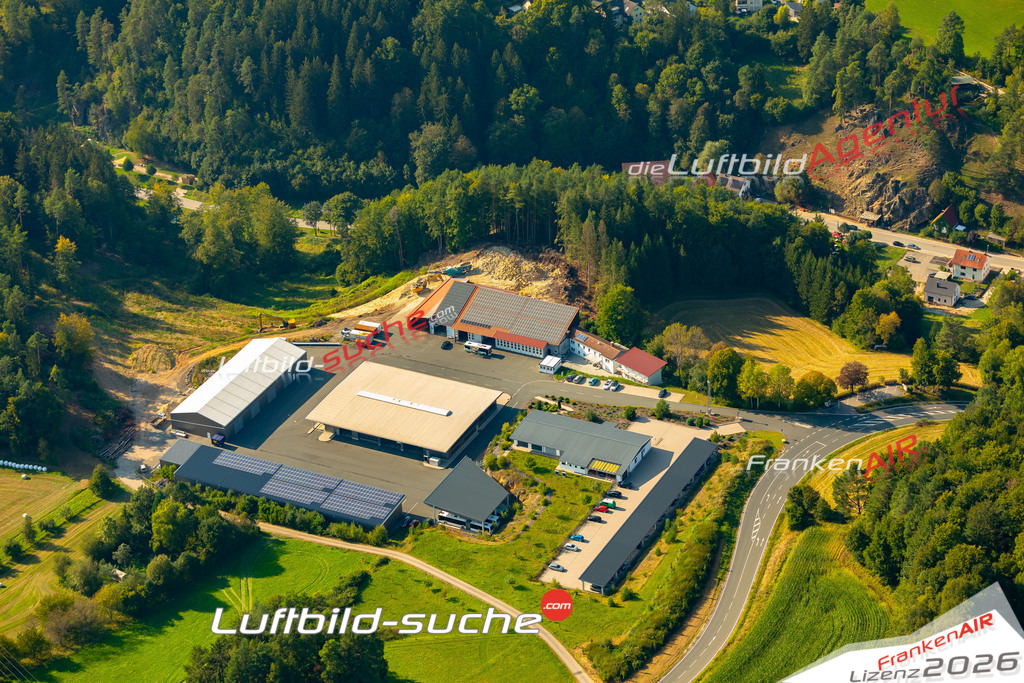 Das Luftbild zeigt :  Obertrubach - Die Luftaufnahme wurde 2024 vom UL-Flugzeug aus erstellt ( keine Drohne ) - Hochauflösende Luftaufnahme - Für grossformatige Ausdrucke geeignet. Die Geschenkidee !Mit Lizenz und Bildrechte bestellbar
