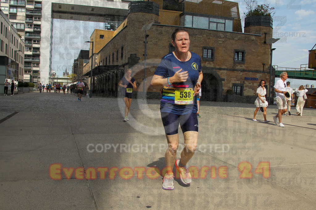 250920_1327_EV4_5599 | Sportfotografie im Rhein-Sieg Kreis, Köln, Bonn, NRW, Rheinland Pfalz, Hessen, etc. Unser Tätigkeitsfeld umfasst den Laufsport vom Volkslauf über den Marathon, Duathlon, Triathon bis zum Ultralauf wie Kölnpfad Ultra oder Schindertrail.
