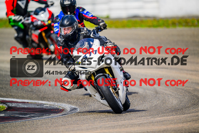 MaZZes_FotoMatrix_240910_6007705_2456 | GELB