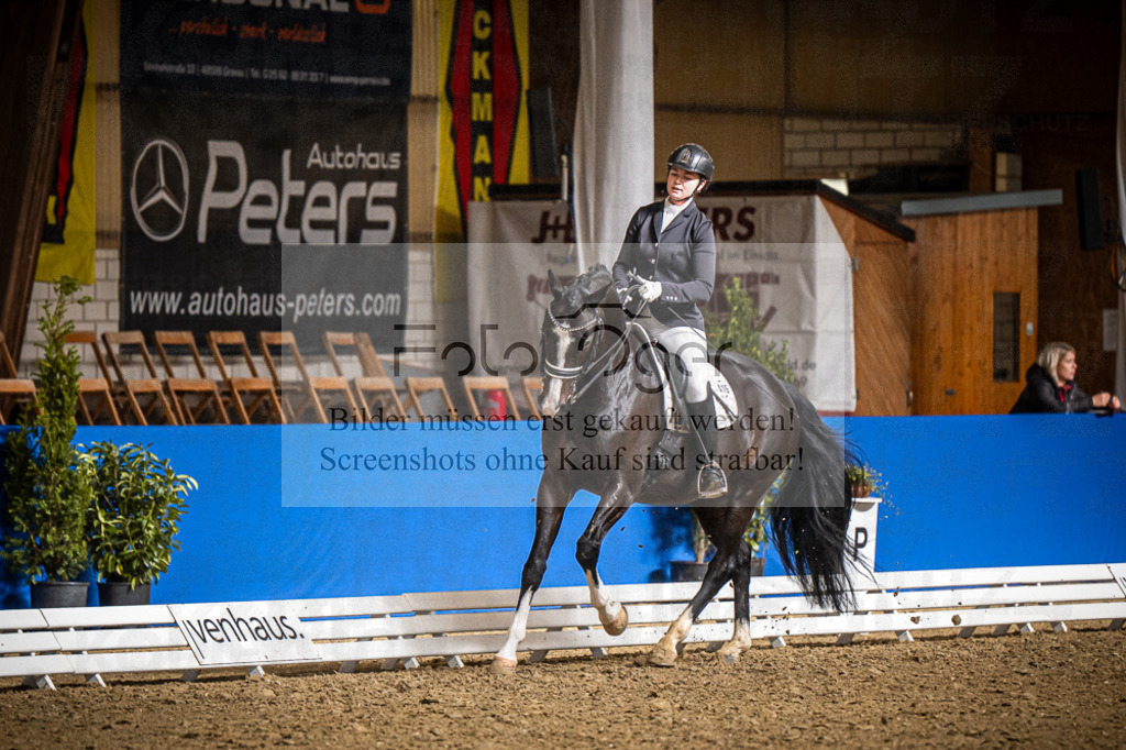 DOS_2603 | Entdecke hochwertige Reitturnierfotos von Foto Oger. Professionell, emotional und authentisch – jetzt Lieblingsmomente im Shop bestellen.Deutschlandweite Turnierfotografie. - Realisiert mit Pictrs.com