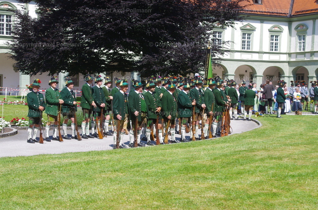 IMGP4688 | fotografiert von Axel PollmannLeonhardi Wallfahrt Benediktbeuern und Murnau, Fronleichnam, Fasching, Landschaft im Loisachtal und Benediktbeuern  - Realisiert mit Pictrs.com