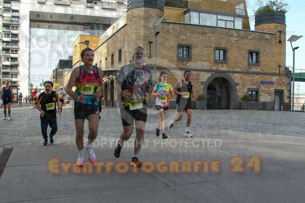 250920_1500_EV4_7836 | Sportfotografie im Rhein-Sieg Kreis, Köln, Bonn, NRW, Rheinland Pfalz, Hessen, etc. Unser Tätigkeitsfeld umfasst den Laufsport vom Volkslauf über den Marathon, Duathlon, Triathon bis zum Ultralauf wie Kölnpfad Ultra oder Schindertrail.