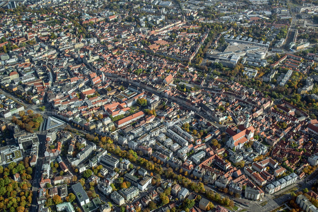 3703583 | LECHVIERTEL - ÖSTLICHES ULRICHSVIERTEL 13.10.2017 Stadtzentrum im Innenstadtbereich  in Lechviertel - Östliches Ulrichsviertel im Bundesland Bayern, Deutschland // The city center in the downtown area  in Lechviertel - Östliches Ulrichsviertel in the state Bavaria, Germany Foto: Gerhard Launer