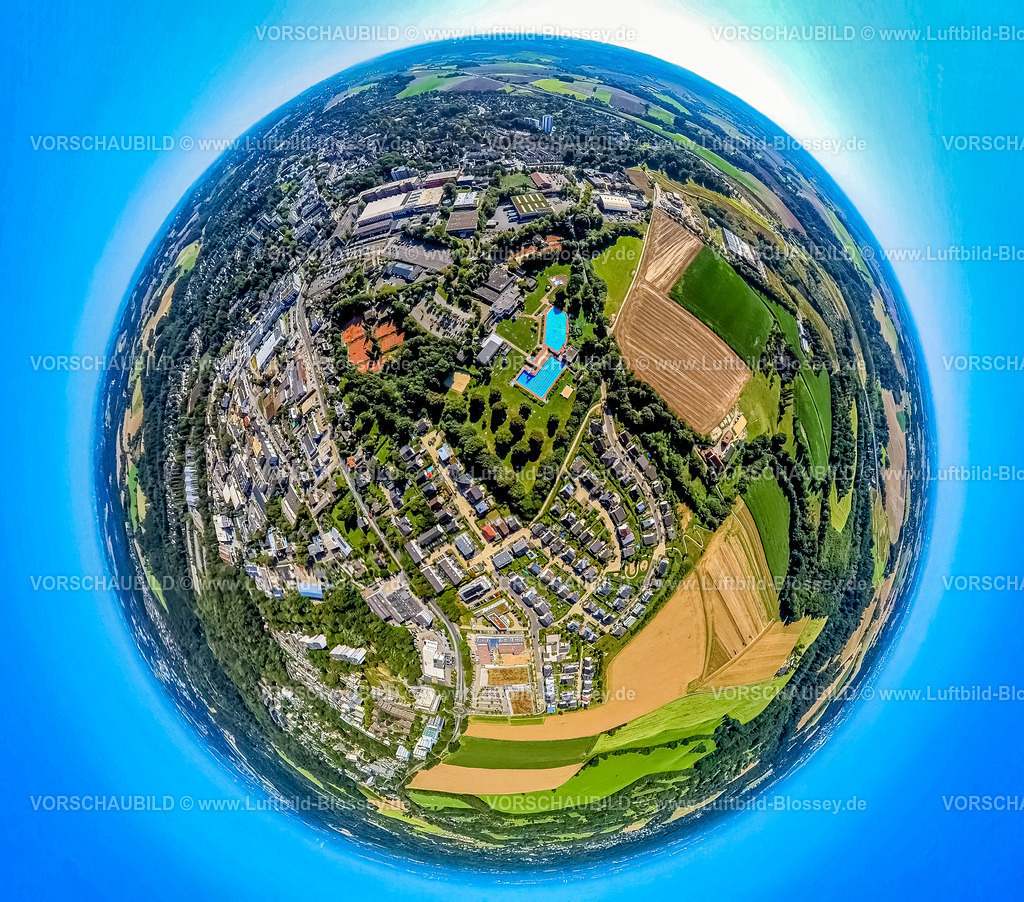 Heiligenhaus240890748Heljensbad | Luftbild, Freibad und Hallenbad Heljensbad, Tennisplätze, Neubau Wohngebiet Insel Siedlung, Erdkugel, Fisheye Aufnahme, Fischaugen Aufnahme, 360 Grad Aufnahme, tiny world, little planet, fisheye Bild, , Heiligenhaus, Ruhrgebiet, Nordrhein-Westfalen, Deutschland