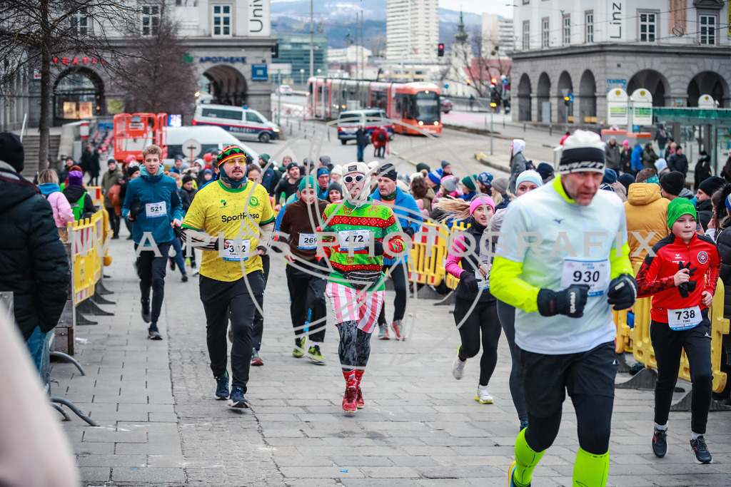 SILVESTERLAUF LINZ 25 | Linz, AUSTRIA, 31. Dezember 25, TRIRUN SILVESTERLAUF LINZ 25 , Image shows: 
Photo: WAPICS / BINDER Manuel