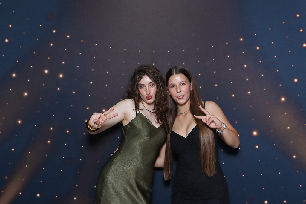 ZD260628112736-126 | Fotoshop von zweidimensional Fotografie. Ihr Fotograf im Aargau. Abzüge von Ihrem Fotobox Event bestellen.Abzüge von Ihrem Hochzeit bestellen.Abzüge von Ihrem Schulfotograf bestellen.