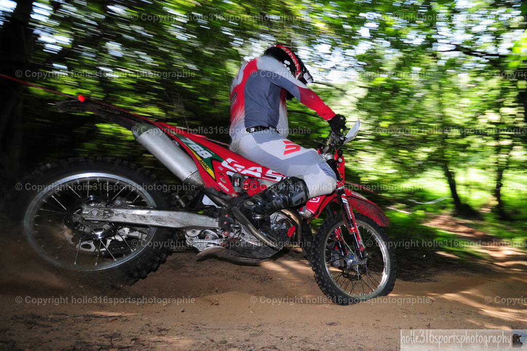 DSC_5525 | Sportfotografie , Motorsport, Motoross, Reitsport, Mointainbike, Enduro,
Landschaft , Outdoor, Eventfotografie, Landschaft, Bilder online bestellen - Realisiert mit Pictrs.com