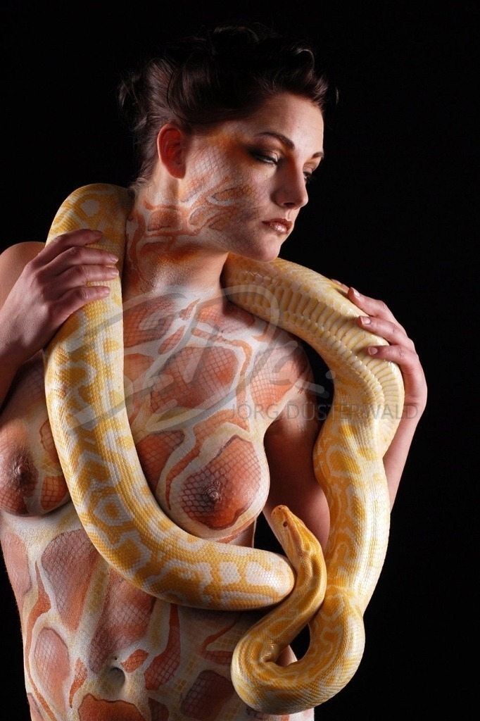 AnimalArt-SCHLANGE_7211 | #002 | Modell: Julia | Foto: Thorsten Ohmacht - Realisiert mit Pictrs.com