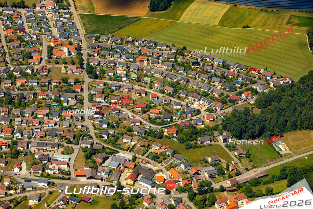 Das Luftbild der Stadt Ebermannsdorf wurde 2022 vom Flugzeug heraus erstellt (keine Drohnen-Aufnahmen) Aufnahmehöhe ca.450 Meter- hohe Bildauflösung und Druck-Qualität. Garantiert!