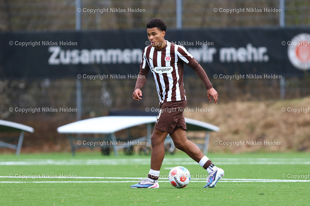 NH_FCStPauliU19_SGDynamoDresdenU19_DFBNachwuchsliga_28032026 | #3 Emmanuel Eboh (FC St. Pauli U19)Fußball I Junioren I U19 DFB-Nachwuchsliga Hauptrunde Liga B, Gruppe B I Saison 2025-2026 I 7. Spieltag I FC St. Pauli U19 - SG Dynamo Dresden U19 I 28.03.2026 I Sportplatz Brummerskamp