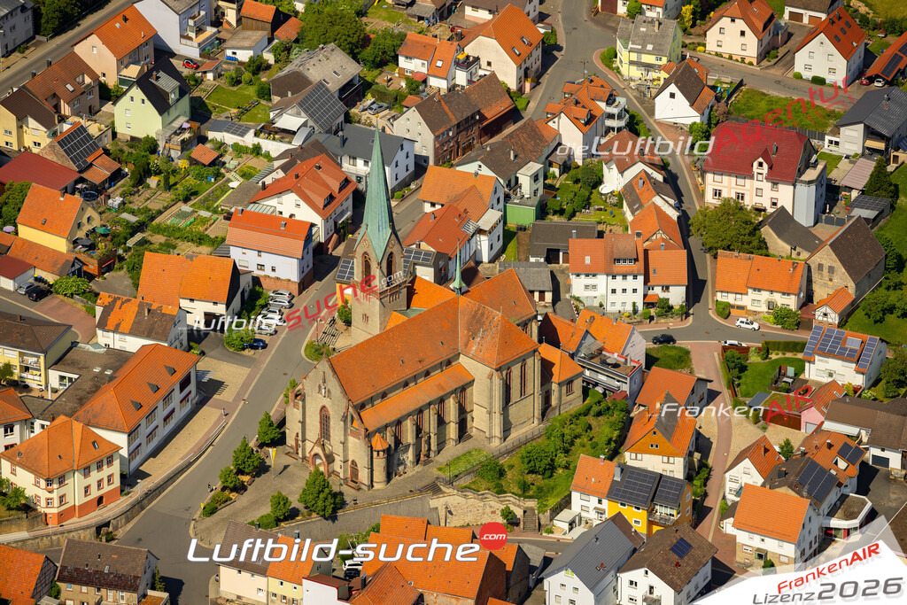 Das Luftbild zeigt Kirche Höpfingen - Die Luftaufnahme wurde 2023 vom UL-Flugzeug aus erstellt ( keine Drohne ) - Hochauflösende Luftaufnahme - Für grossformatige Ausdrucke geeignet. Die Geschenkidee !Mit Lizenz und Bildrechte bestellbar