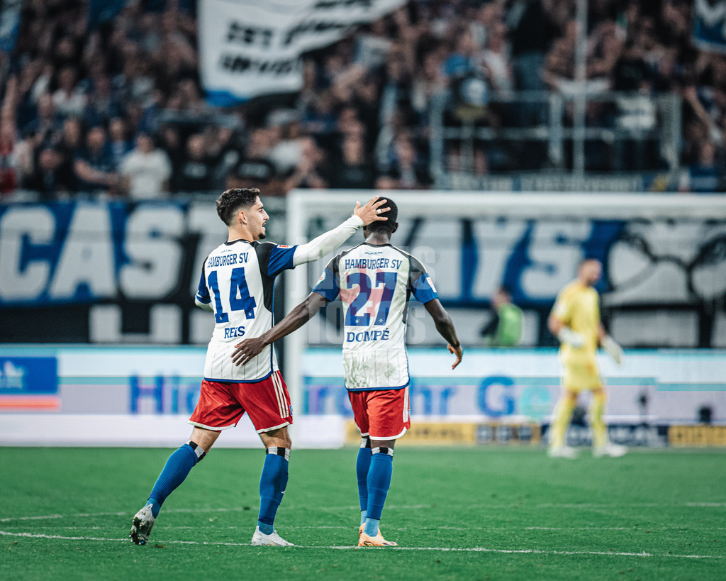 Fußball | Männer | Saison 2023/2024 | 2. Fußball-Bundesliga | Hamburger SV vs. Fortuna Düsseldorf | 29.09.2023 | v.l. Ludovit Reis (#14, HSV) und Jean-Luc Dompe (#27, HSV)