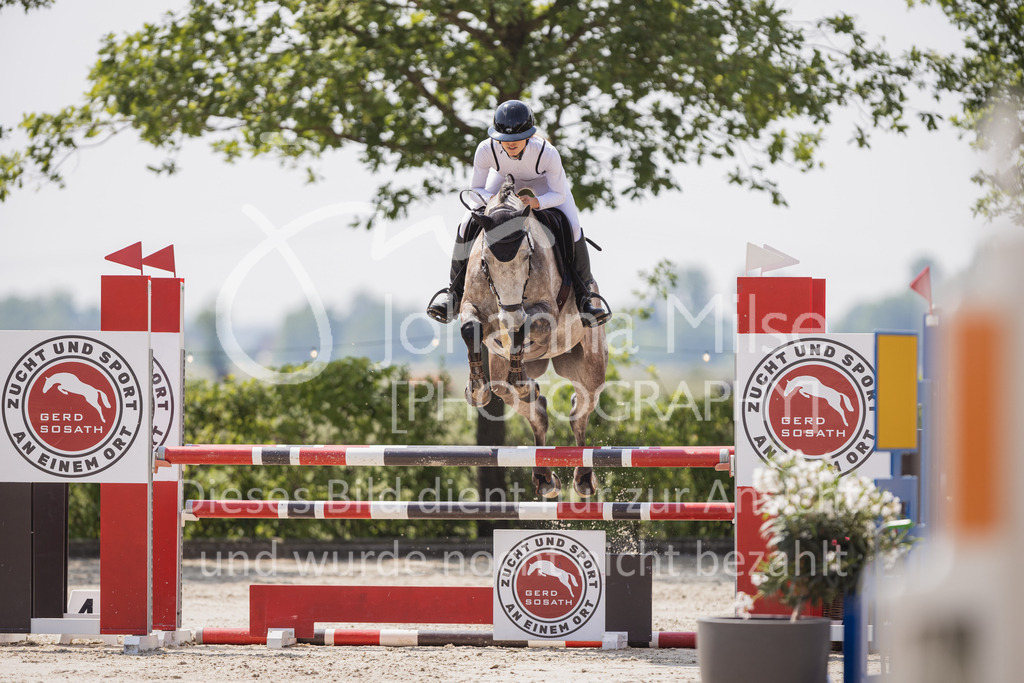 230616_Lemwerder_Springpf-L1-534 | Deine schönsten Turniermomente als professionelle Fotos! Entdecke hochwertige Pferdesport-Fotografie im Online-Shop. Jetzt Fotos finden & bestellen!