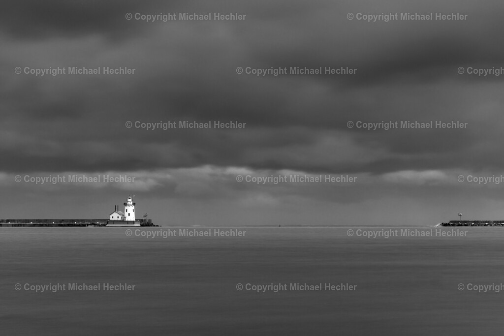 Harbor Beach Lake Huron | Black and White Photography by Michael Hechler - Realisiert mit Pictrs.com