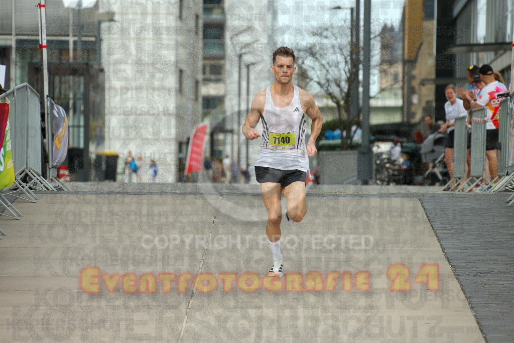 250920_1316_EX1_3946 | Sportfotografie im Rhein-Sieg Kreis, Köln, Bonn, NRW, Rheinland Pfalz, Hessen, etc. Unser Tätigkeitsfeld umfasst den Laufsport vom Volkslauf über den Marathon, Duathlon, Triathon bis zum Ultralauf wie Kölnpfad Ultra oder Schindertrail.