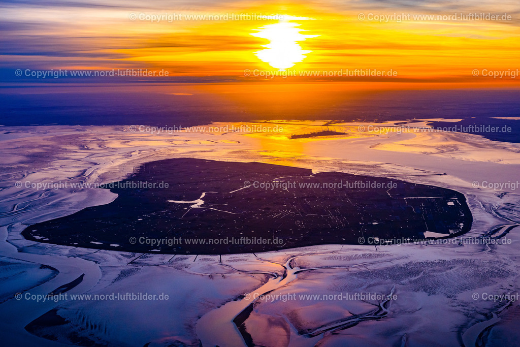 Pellworm_Sonnenaufgang_ELS_3472010523 | PELLWORM 01.05.2023 Küstenbereich der nordfriesischen Nordsee-Insel Pellworm im Sonnenaufgang im Bundesland Schleswig-Holstein, Deutschland. // Coastal area of a??a??the North Frisian North Sea island Pellworm in sunrise in the state Schleswig-Holstein, Germany. Foto: Martin Elsen