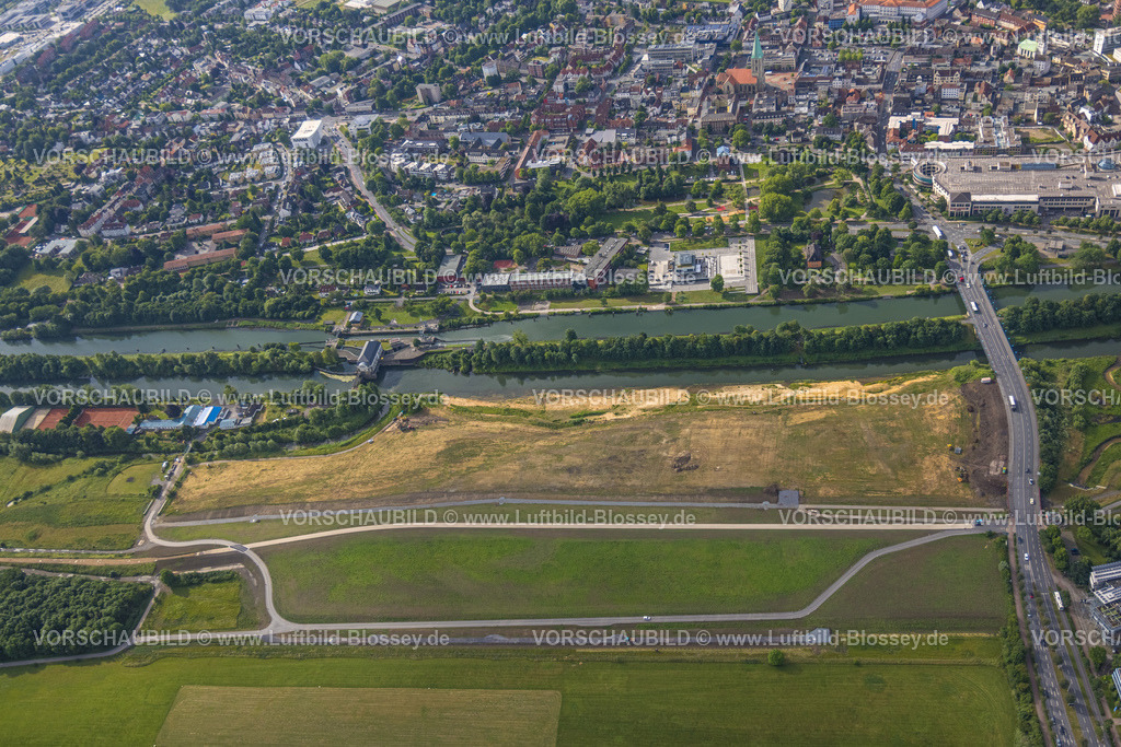 Hamm220601792 | Luftbild, Flugplatz Hamm-Lippewiesen,Start- und Landebahn, Gymnasium Hammonense und Wassersportzentrum, Schleuse Hamm, Heessen, Hamm, Ruhrgebiet, Nordrhein-Westfalen, Deutschland
