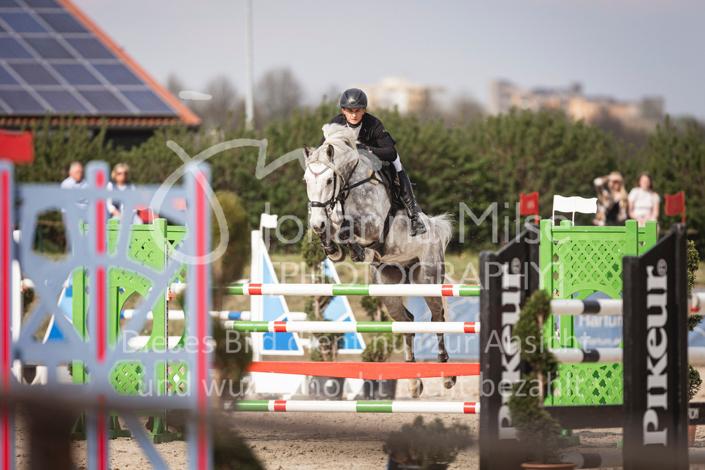 250416_M2-Springen-453 | Deine schönsten Turniermomente als professionelle Fotos! Entdecke hochwertige Pferdesport-Fotografie im Online-Shop. Jetzt Fotos finden & bestellen!