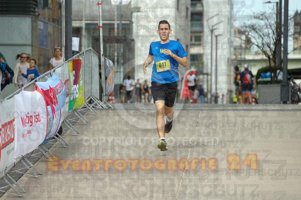 250920_1319_EX1_4011 | Sportfotografie im Rhein-Sieg Kreis, Köln, Bonn, NRW, Rheinland Pfalz, Hessen, etc. Unser Tätigkeitsfeld umfasst den Laufsport vom Volkslauf über den Marathon, Duathlon, Triathon bis zum Ultralauf wie Kölnpfad Ultra oder Schindertrail.