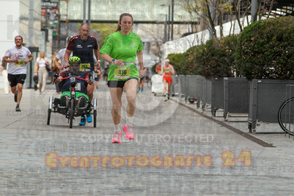 250920_1322_EV4_5302 | Sportfotografie im Rhein-Sieg Kreis, Köln, Bonn, NRW, Rheinland Pfalz, Hessen, etc. Unser Tätigkeitsfeld umfasst den Laufsport vom Volkslauf über den Marathon, Duathlon, Triathon bis zum Ultralauf wie Kölnpfad Ultra oder Schindertrail.