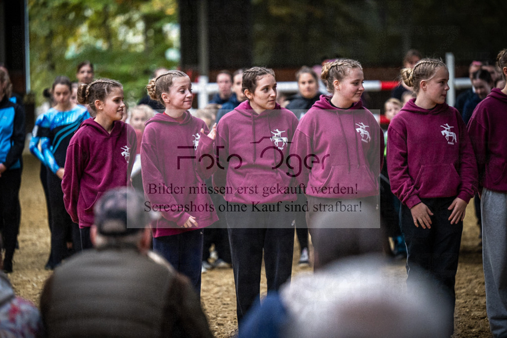 DOS_0128 | Entdecke hochwertige Reitturnierfotos von Foto Oger. Professionell, emotional und authentisch – jetzt Lieblingsmomente im Shop bestellen.Deutschlandweite Turnierfotografie. - Realisiert mit Pictrs.com