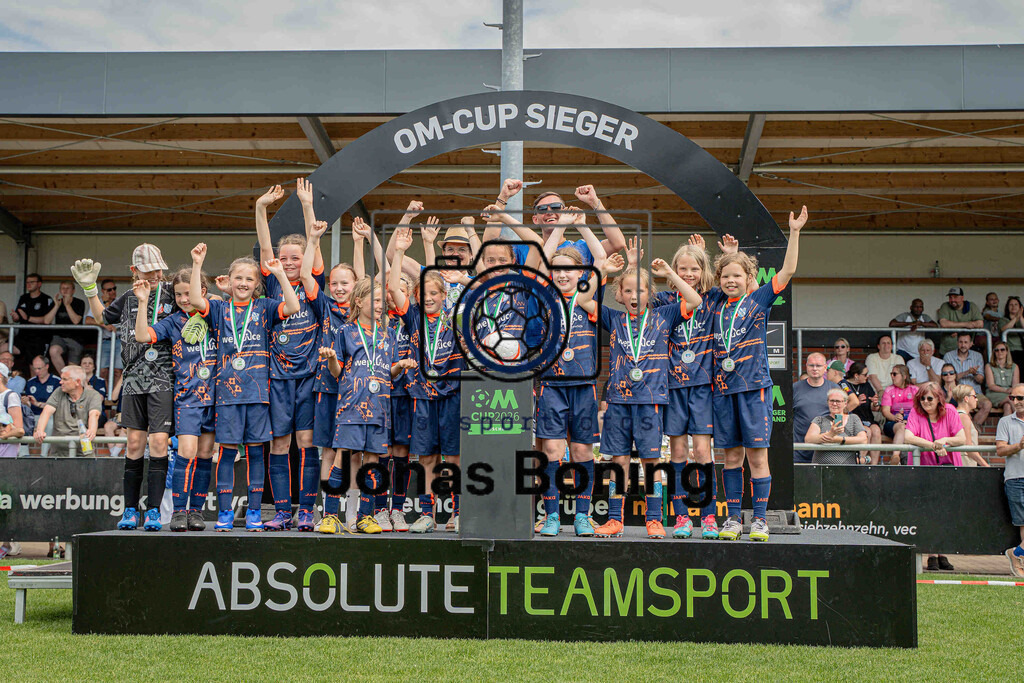 Fußball I E-Junioren I Saison 2025-2026 I OM-Cup Lüsche I Sonntag  I 25105 | jns.sportfotos - Realisiert mit Pictrs.com