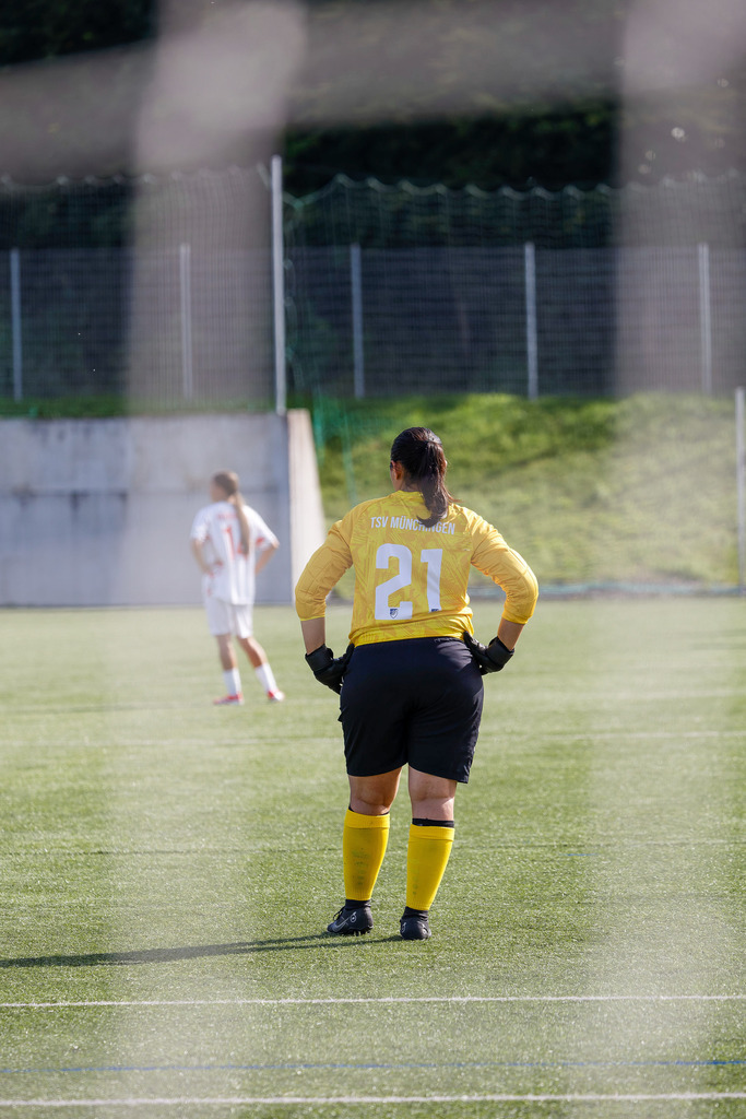 FCHMÜN_250907_5060 | Fotopresso – Sportfotografie in Heidenheim & Umgebung. Professionelle Sportfotografie für unvergessliche Momente. Dynamische Action-Shots, emotionale Szenen & hochwertige Bilder. - Realisiert mit Pictrs.com