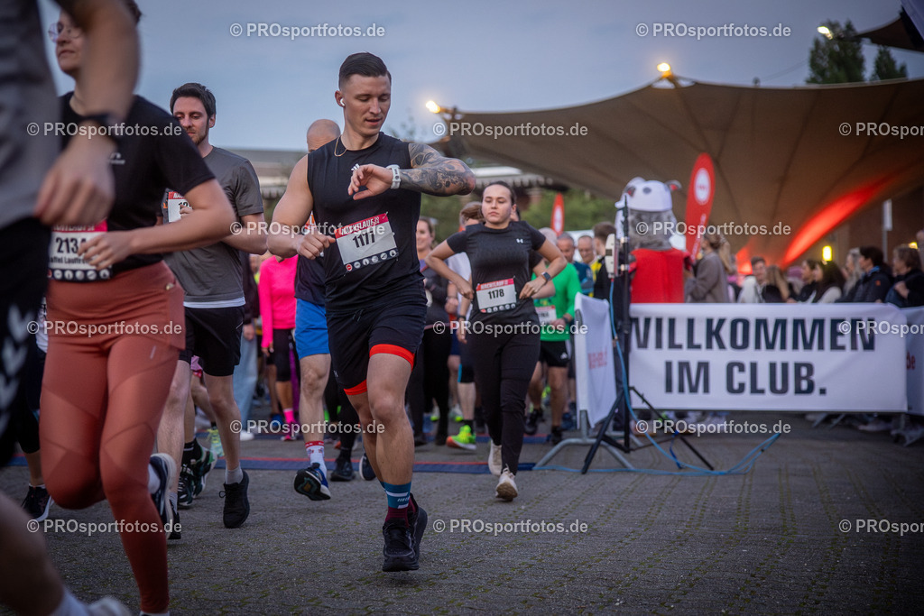 21. ASV Nachtlauf; Koeln, 08.05.24 | Impressionen vom 21. ASV Nachtlauf am 08.05.24 am Tanzbrunnen in Koeln. Foto: BEAUTIFUL SPORTS/Axel Kohring