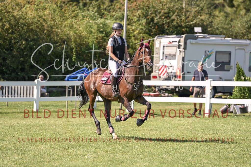 Schugtsche-Düren.2024-06.Stilspringprf.A_-73 | Schugtsche Fotografie - Realisiert mit Pictrs.com