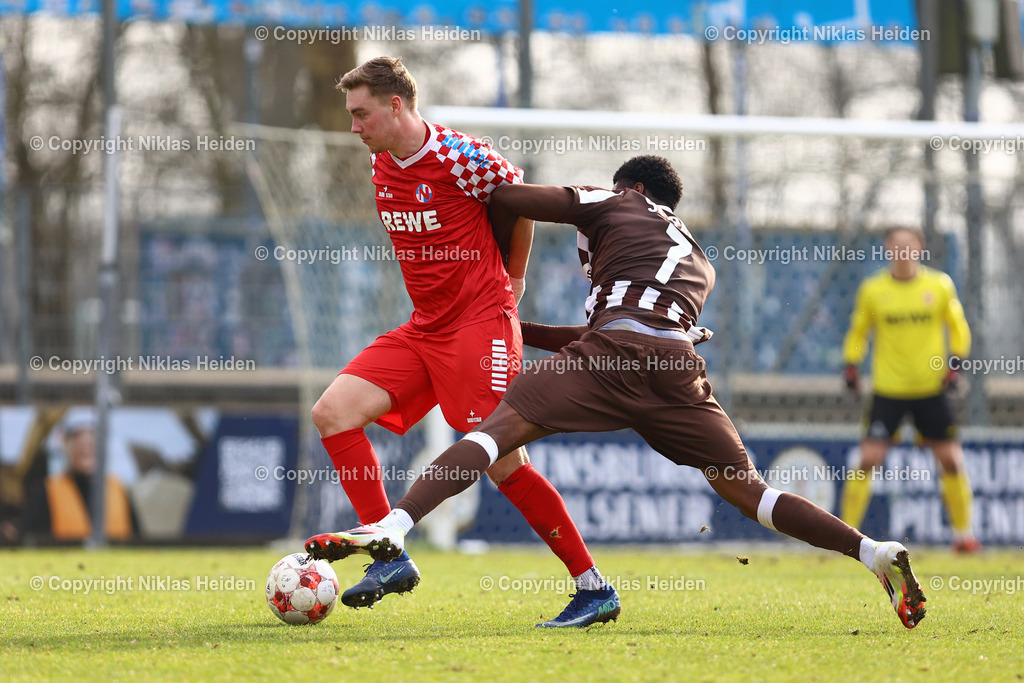 NH_FCEiintrachtNorderstedt_FCStPauliU23_RegionalligaNord_08032026 | #9 Lukas Krüger (FC Eintracht Norderstedt), #7 Romeo Aigbekaen (FC St. Pauli U23)Fußball I Herren I Regionalliga Nord I Saison 2025-2026 I 25. Spieltag I FC Eintracht Norderstedt - FC St. Pauli I 08.03.2026 I Edmund-Plambeck-Stadion