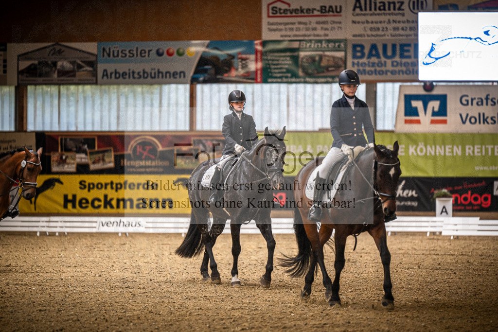 DOS_0067 | Entdecke hochwertige Reitturnierfotos von Foto Oger. Professionell, emotional und authentisch – jetzt Lieblingsmomente im Shop bestellen.Deutschlandweite Turnierfotografie. - Realisiert mit Pictrs.com