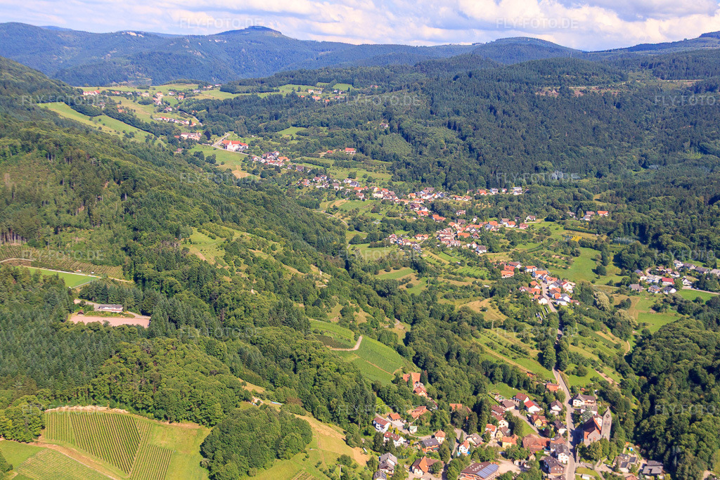Luftbild: Schwarzwaldstr im Ortsteil Neusatz in Bühl im Bundesland Baden-Württemberg in Deutschland. Foto: IMG_31456.jpg vom 09.08.2010 durch Werner Riehm/FLY-FOTO.de