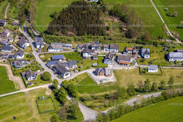 Schmallenberg240504940Boedefeld | Luftbild, Wohngebiet Ortsansicht Ortsteil Kirchrarbach umgeben von Wiesen und Feldern, Kirchrarbach, Schmallenberg, Sauerland, Nordrhein-Westfalen, Deutschland