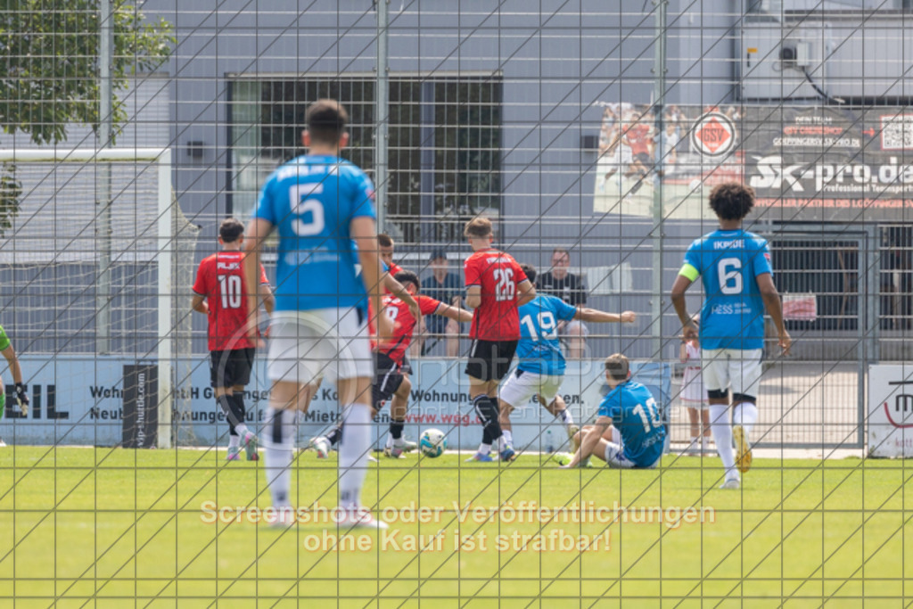 20250816_140601_0182 | #,1.Göppinger SV (rot) vs. FSV 08 Bietigheim-Bissingen (blau), Fußball, Oberliga BW, wfv, 03. Spieltag, Saison 2025/2026, Rasensportplatz Stadion SV Göppingen, Hohenstaufenstr. 116, 73033 Göppingen, 16.08.2025 - 14:00 Uhr,Foto: PhotoPeet-Sportfotografie/Peter Harich
