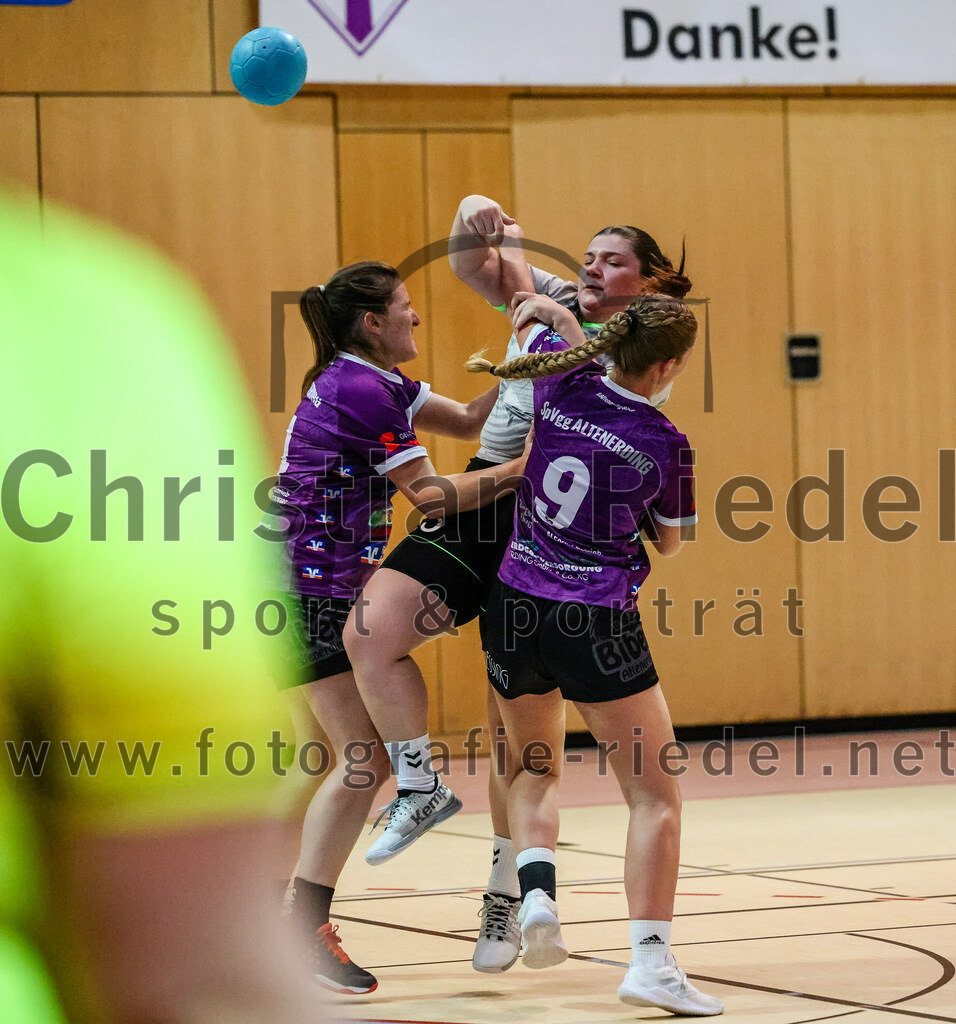 2023-11-11_038_SpVgg_Altenerding_gegen_TSV_Simbach_II | Erding, Deutschland, 11.11.2023:
Handball, Bezirksliga Frauen Altbayern 2023 / 2024, 5. Spieltag, SpVgg Altenerding II gegen TSV Simbach II, Endergebnis: 31:28

Katharina Gotz (SpVgg Altenerding, #14), Elisabeth Bauschmid (SpVgg Altenerding, #9)

Foto: Christian Riedel / fotografie-riedel.net