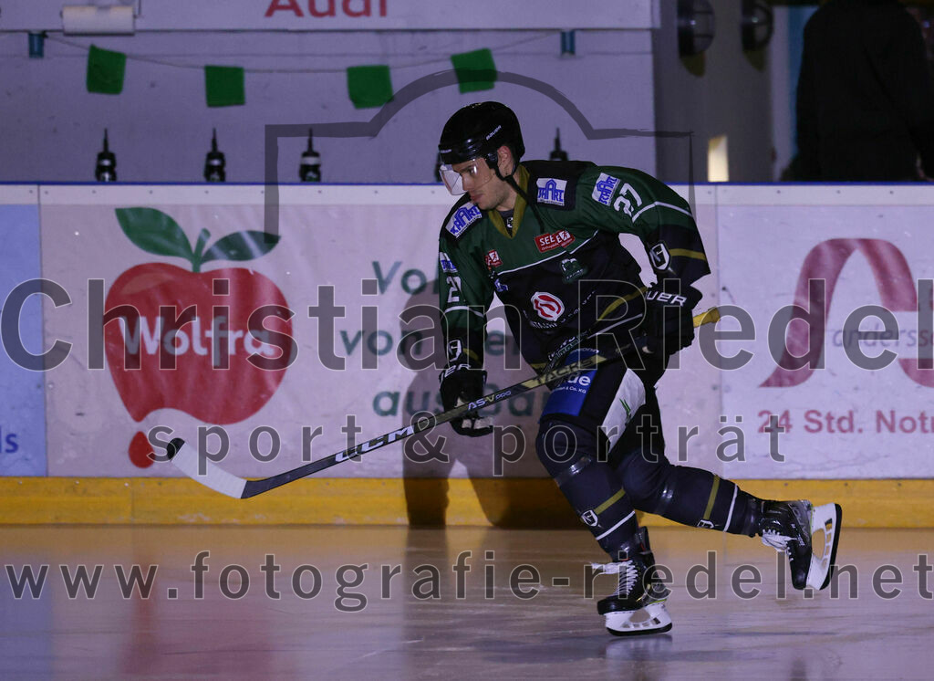2023-01-22_009_Eishockey_TSV_Erding_gegen_ESC_Dorfen | Erding, Deutschland, 22.01.2023:
Eishockey, Bayernliga 2022 / 2023, 29. Spieltag, TSV Erding gegen ESC Dorfen, Endergebnis: 6:2

Mark Waldhausen (Erding Gladiators, #27)

Foto: Christian Riedel / fotografie-riedel.net