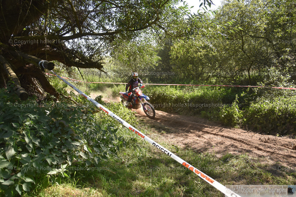 DSC_0251 | Sportfotografie , Motorsport, Motoross, Reitsport, Mointainbike, Enduro,
Landschaft , Outdoor, Eventfotografie, Landschaft, Bilder online bestellen - Realisiert mit Pictrs.com