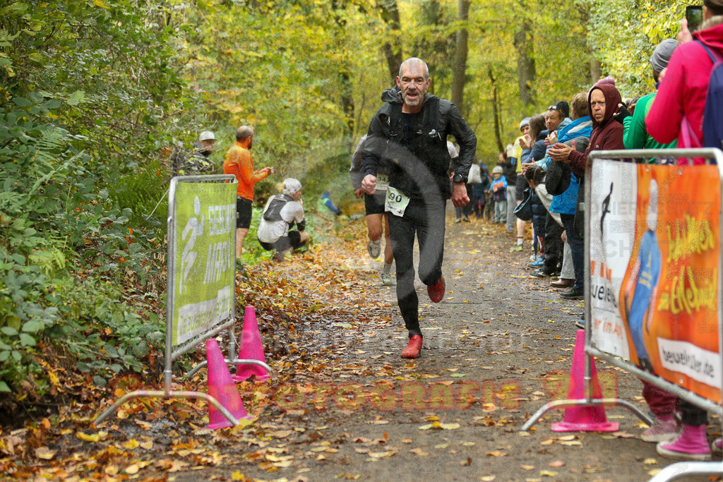 251026_1234_EX1_0683 | Sportfotografie im Rhein-Sieg Kreis, Köln, Bonn, NRW, Rheinland Pfalz, Hessen, etc. Unser Tätigkeitsfeld umfasst den Laufsport vom Volkslauf über den Marathon, Duathlon, Triathon bis zum Ultralauf wie Kölnpfad Ultra oder Schindertrail.