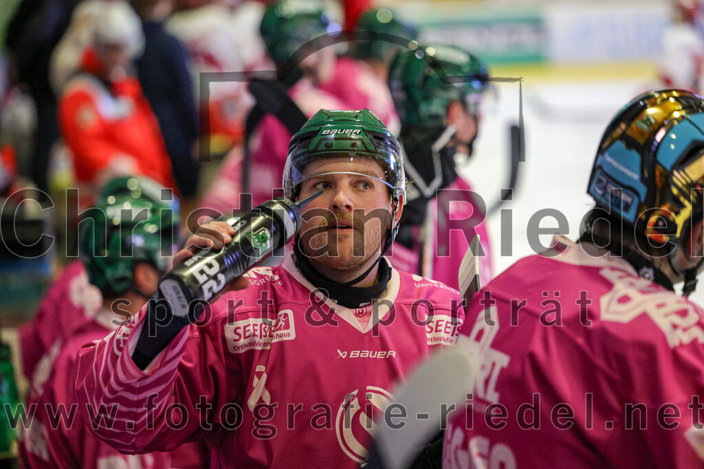2025-10-24_106_TSV_Erding_gegen_Deggendorfer_SC | Erding, Deutschland, 24.10.2025:Eishockey, Oberliga Süd 2025 / 2026, 11. Spieltag, TSV Erding gegen Deggendorfer SC, Endergebnis: 2:4Markus Eberhardt (Erding Gladiators, #94)Foto: Christian Riedel / fotografie-riedel.net