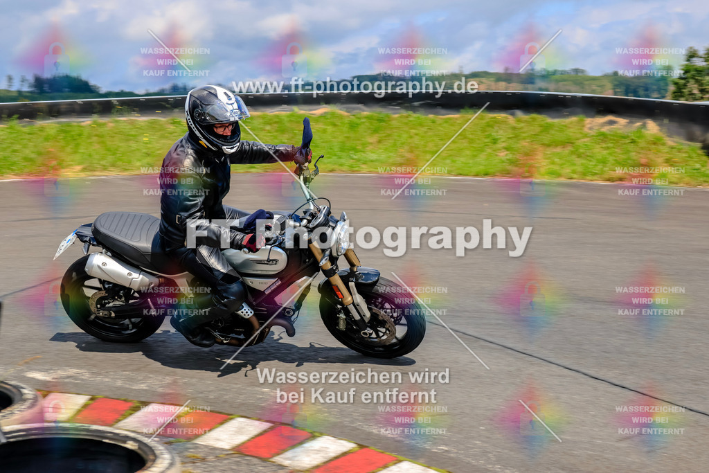 _TCM3329 | Hier findet Ihr Bilder von Touristenfahrten auf der Nürburgring Nordschleife oder von anderen Veranstaltungen die ich besucht habe. Viel Spass beim Durch Schauen 