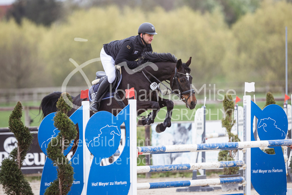 250417_Springpferde-L1-260 | Deine schönsten Turniermomente als professionelle Fotos! Entdecke hochwertige Pferdesport-Fotografie im Online-Shop. Jetzt Fotos finden & bestellen!