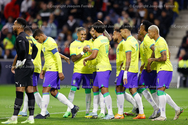 220923bravsgha_0280 | Frankreich Le Havre, 23.09.2022 xabx Nationalteams Freundschaftsspiel Brasilien – Ghana v.l., Marquinhos (Brazil), Brasilien Torjubel, Goal celebration, celebrate the goal 
 - Realisiert mit Pictrs.com
