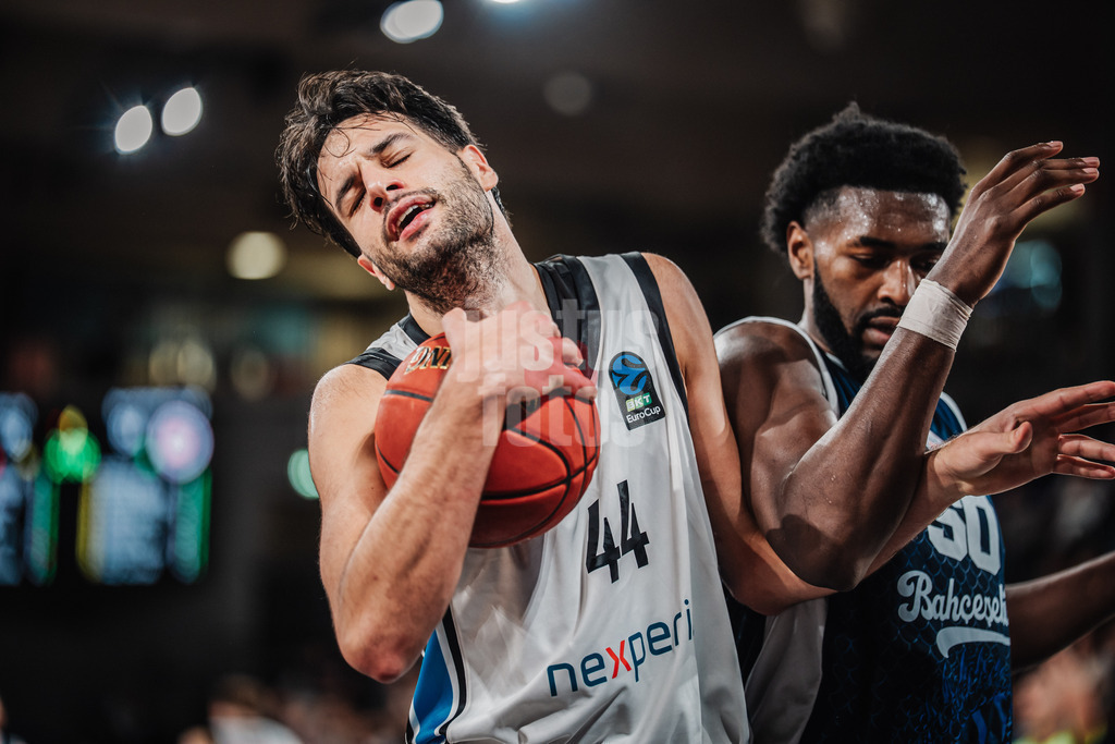 Basketball | Männer | Saison 2025/2026 | BKT EuroCup | Veolia Towers Hamburg vs. Bahcesehir College Istanbul | 14.10.2025 | Benedikt Turudic (#44, Veolia Towers Hamburg) enttäuscht
