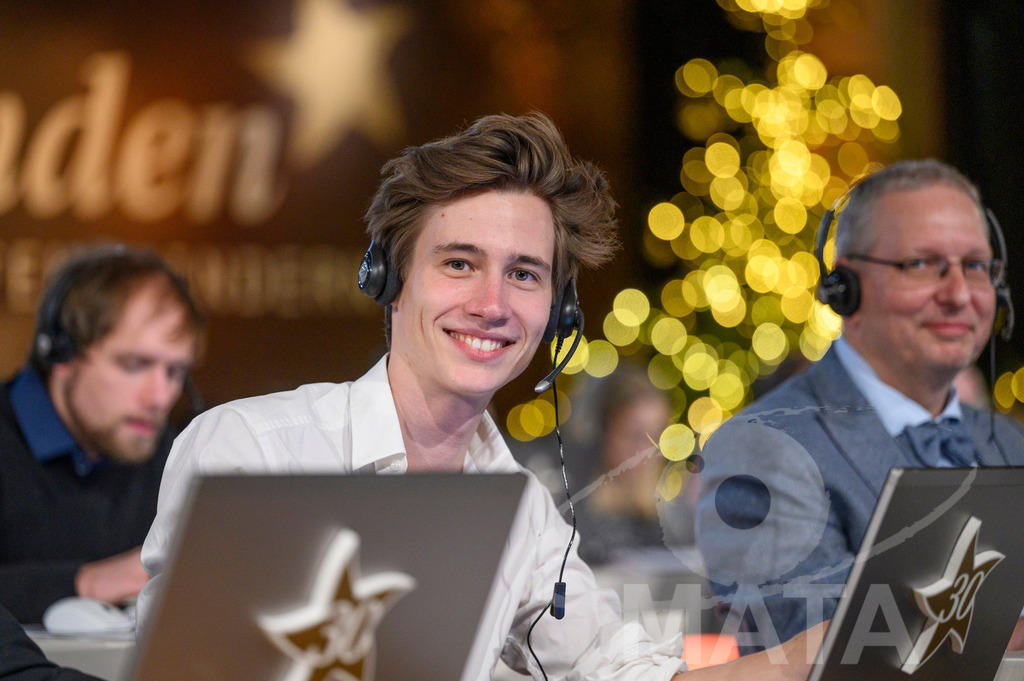 _DWI5940 | Adrian Bräunig bei '30 Jahre Sternstunden-Gala 2023' in der Frankenhalle. Nürnberg, 15.12.2023 - Realisiert mit Pictrs.com