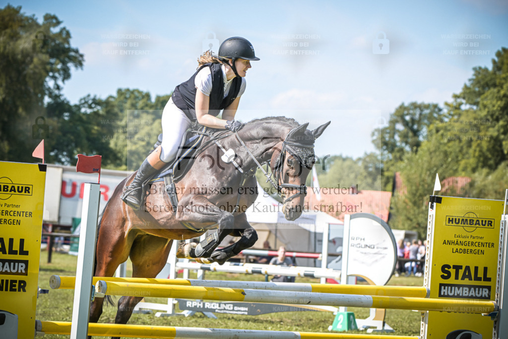 DOS_0857 | Entdecke hochwertige Reitturnierfotos von Foto Oger. Professionell, emotional und authentisch – jetzt Lieblingsmomente im Shop bestellen. - Realisiert mit Pictrs.com